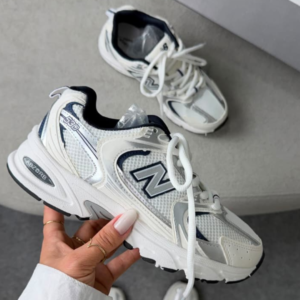 Tênis New Balance 530 Branco, Cinza e Azul-Marinho