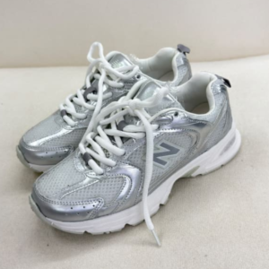 Tênis New Balance 530 Prata e Branco