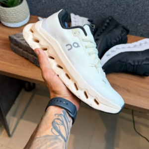 Tênis On CloudTec Phase Off-White