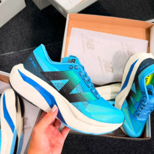 Tênis New Balance FuelCell Rebel Azul Turquesa e Preto