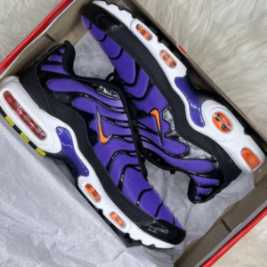Tênis Nike Air Max Plus Roxo, Preto e Branco